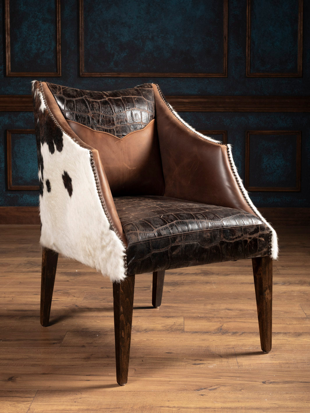dxdave Ridgecut Brown Gator Leather Armchair