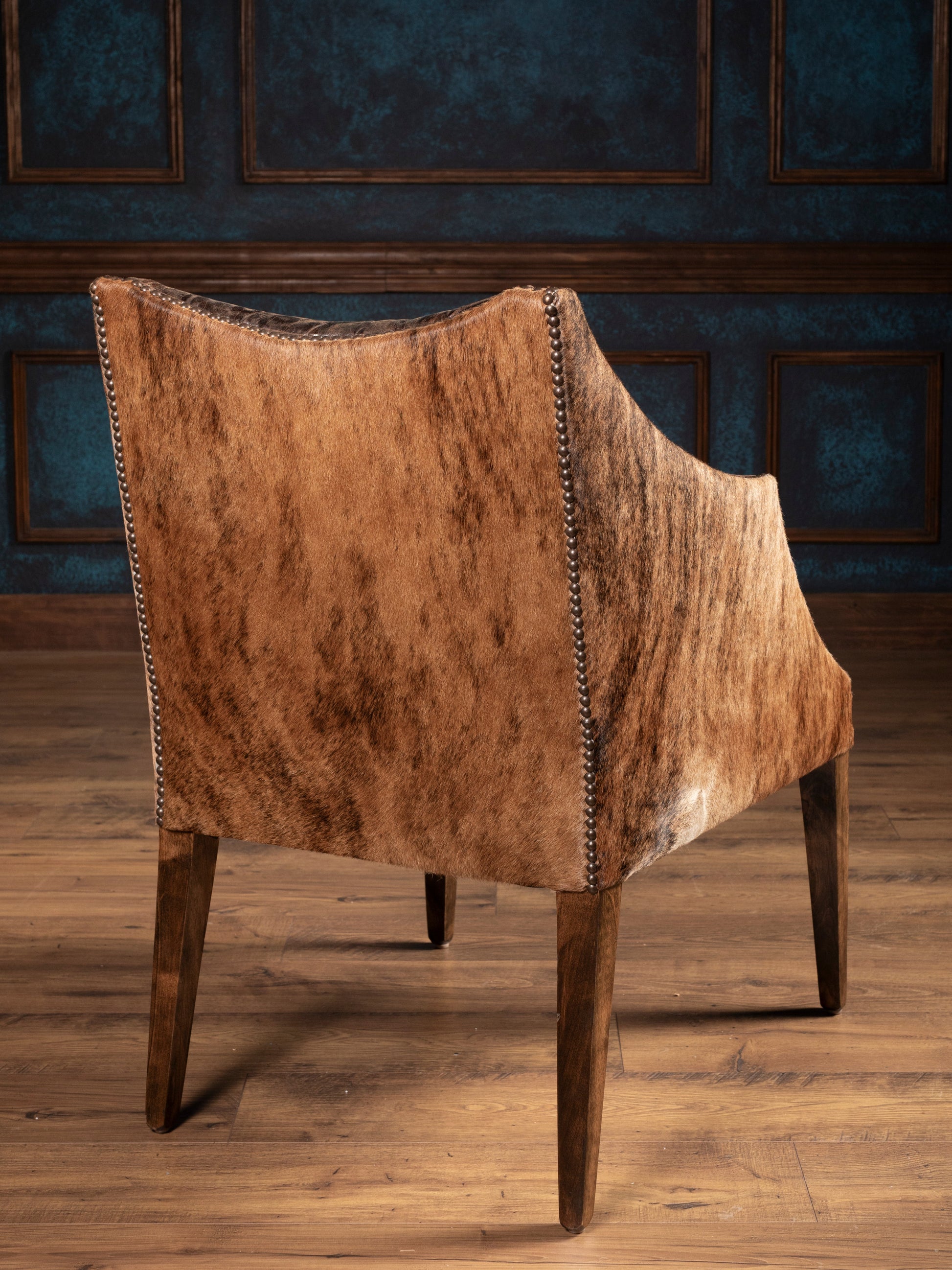 dxdave Ridgecut Brown Gator Leather Armchair
