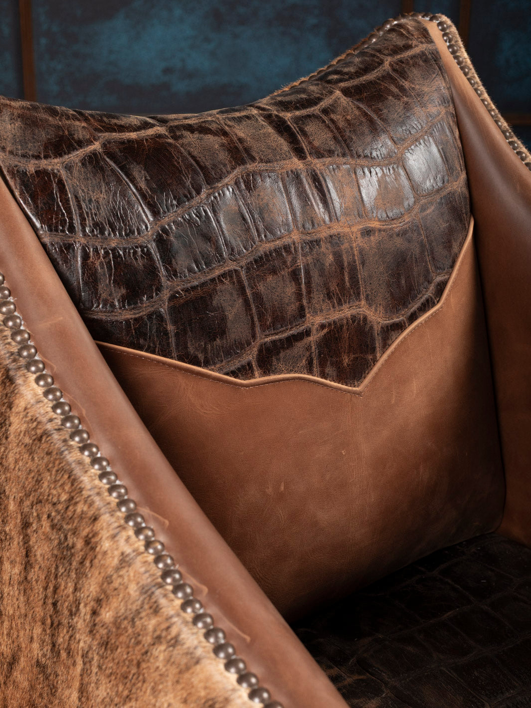 dxdave Ridgecut Brown Gator Leather Armchair